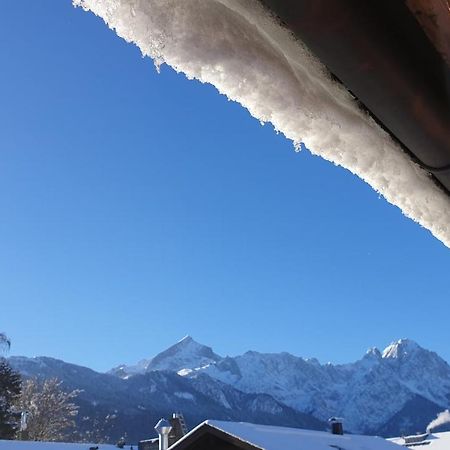 Bunter Hirsch Ferienwohnung im Garmischer Zentrum Exterior foto
